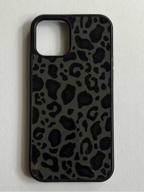 Hot Topic Leopard Print iPhone Case
